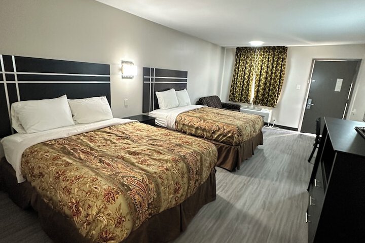 Room 3 of 9
