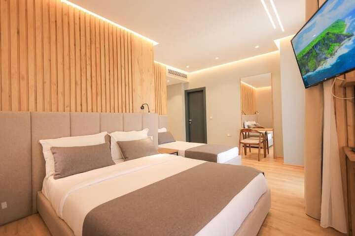 Room 42 of 96