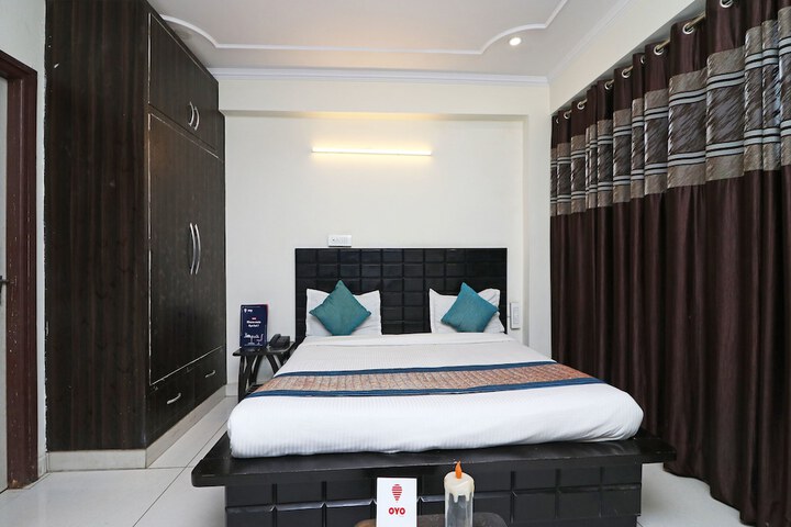 Room 9 of 17