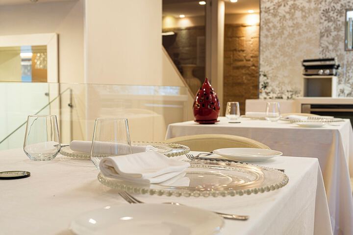 Dining 40 of 63