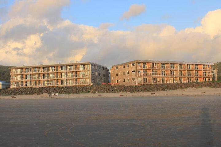 Beach 27 of 66