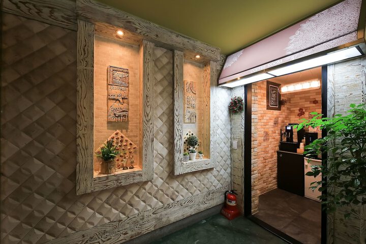Hotel 2 of 64