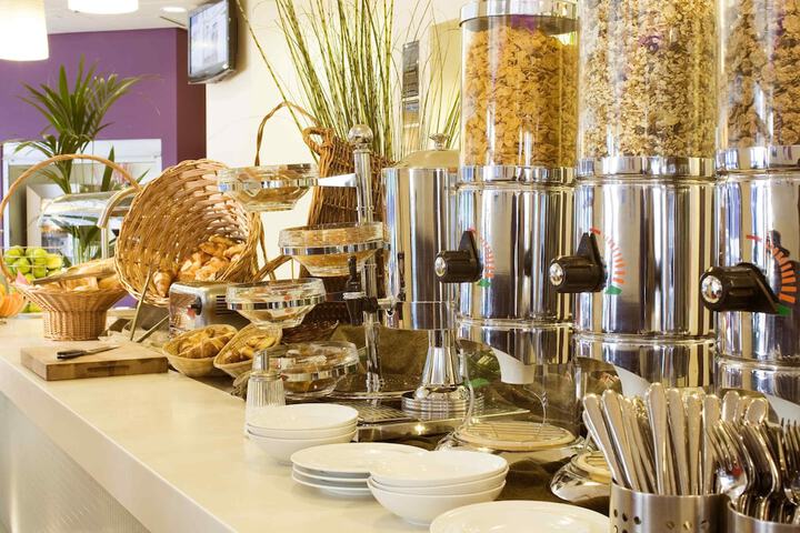 Breakfast/Coffee Service 36 of 57