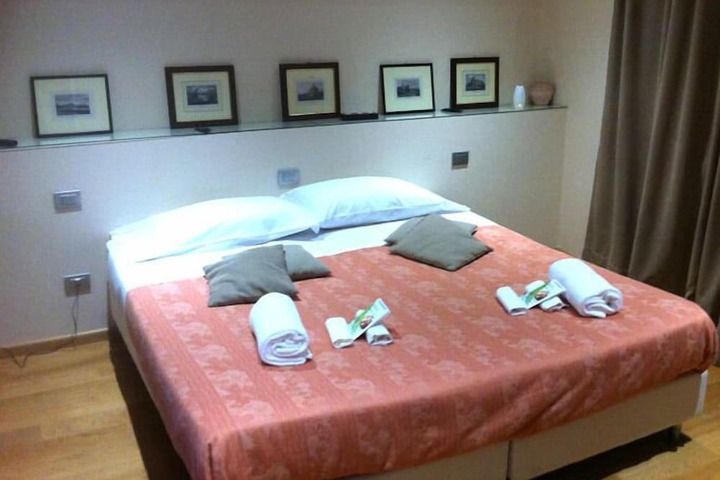 Room 14 of 88