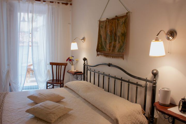Room 8 of 62