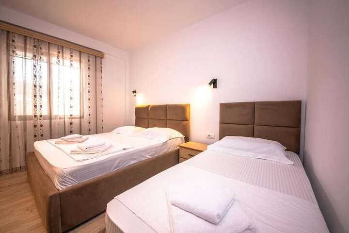 Room 72 of 163