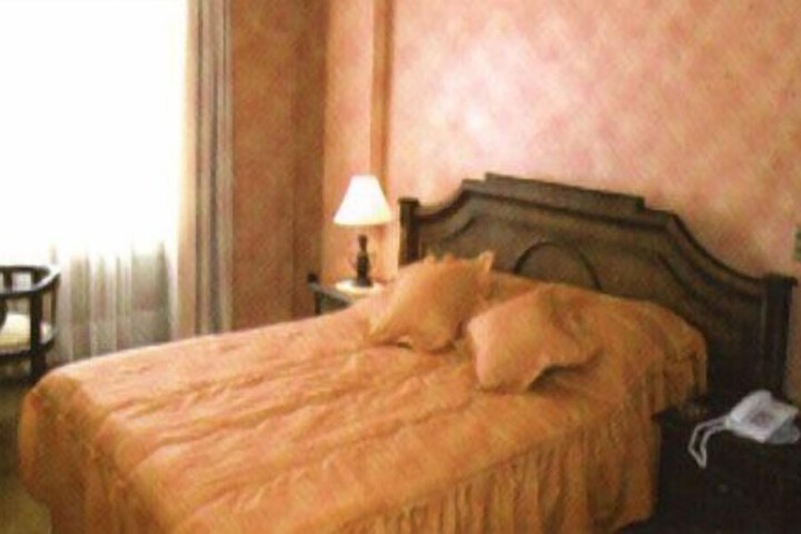 Room 10 of 25