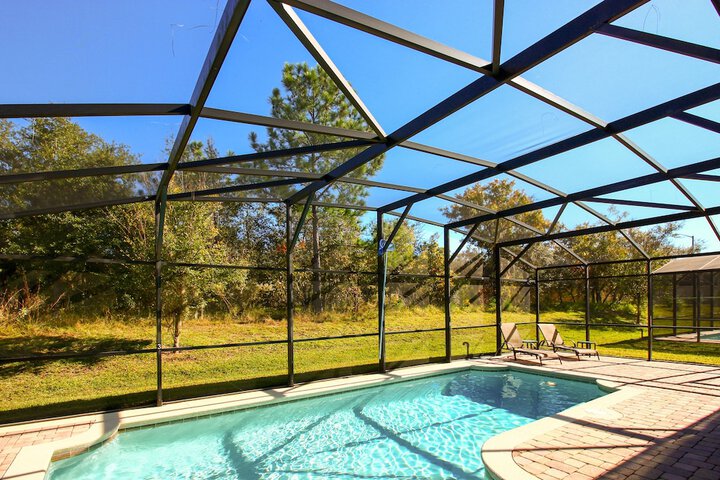 Pool 32 of 49