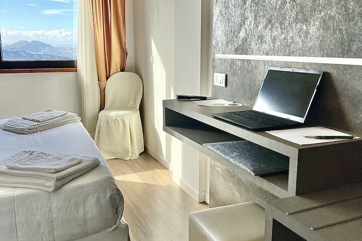 Room 38 of 80