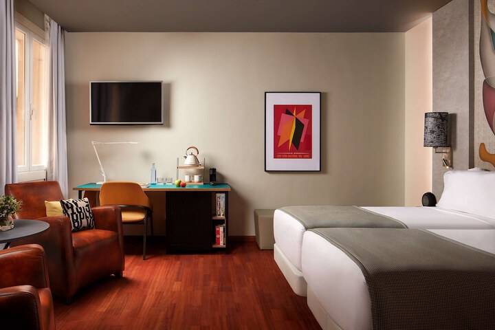 Room 12 of 46