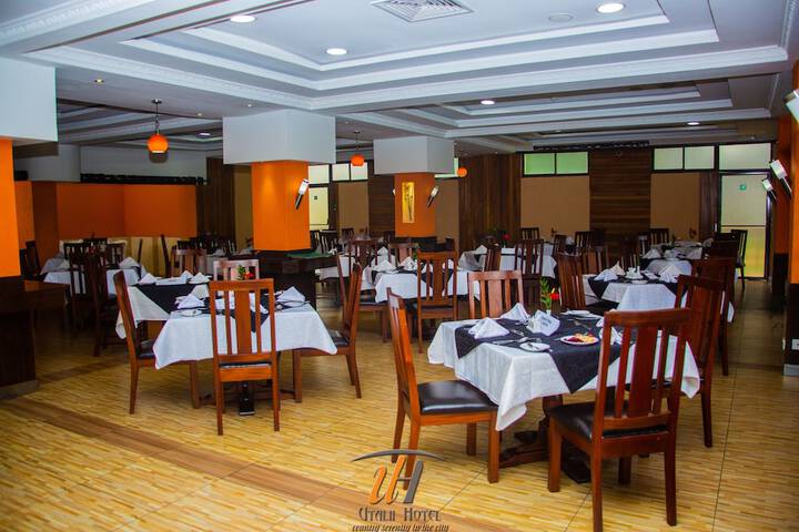 Dining 16 of 23