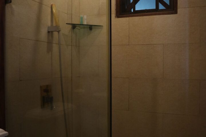 Room 14 of 32