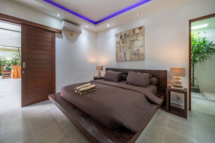 Room 12 of 60