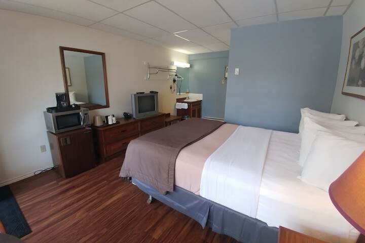 Room 9 of 23
