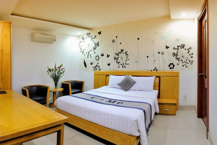Room 12 of 23