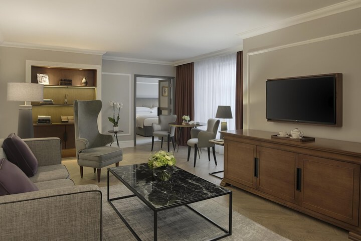 Room 46 of 178