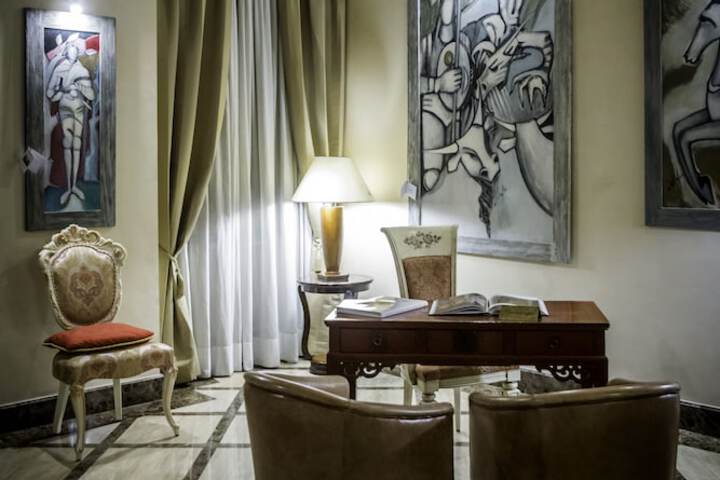 Concierge desk