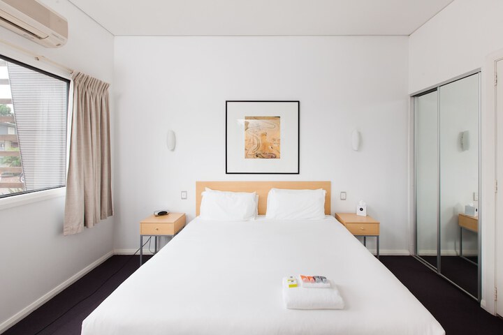 Room 14 of 38