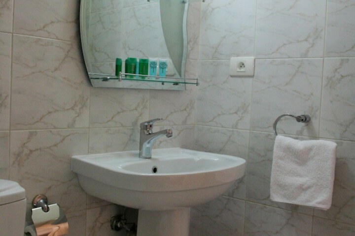 Room 8 of 21