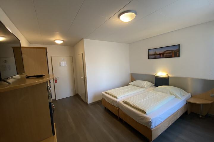 Room 10 of 46