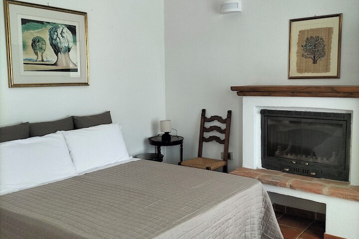 Room 10 of 33