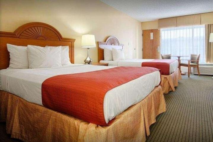1 King Bed (7 of 7)