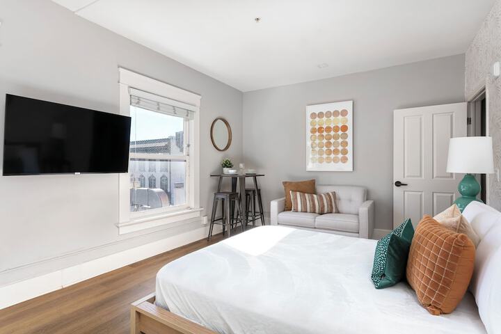 Room 215 of 285