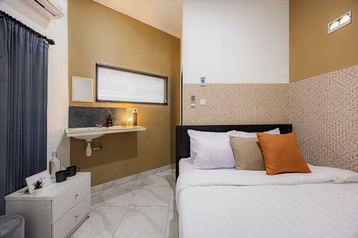 Room 14 of 24