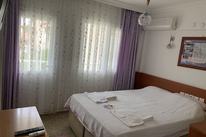 Room 9 of 28