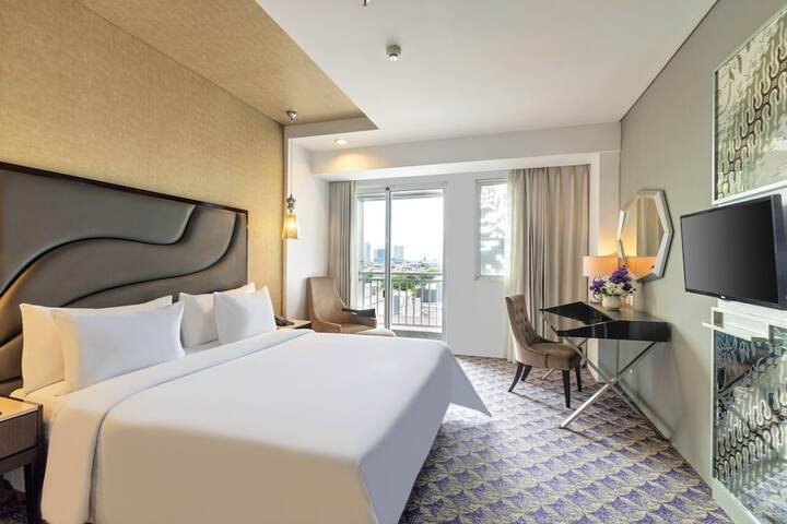 Room 4 of 30