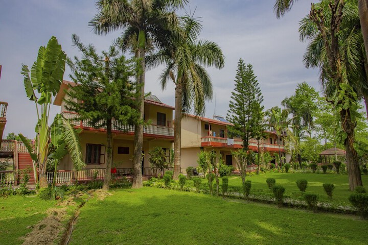 Hotel Exterior 18 of 21