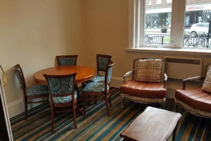 Room 6 of 19