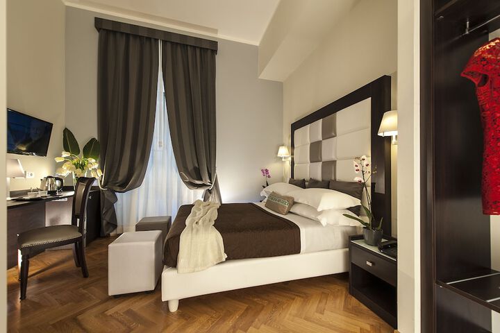 Room 21 of 38