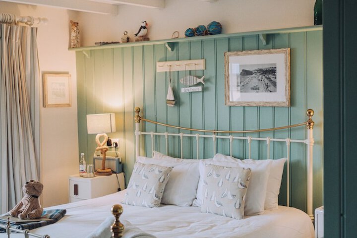 Room 11 of 25