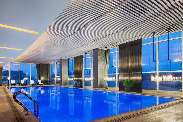 Hotel Pool