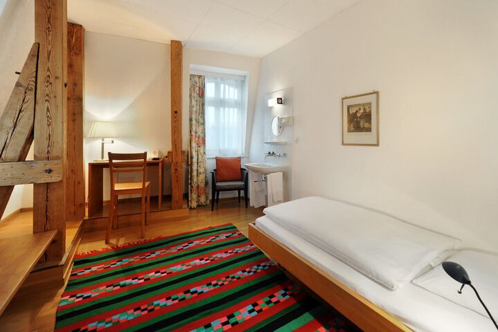 Room 21 of 56
