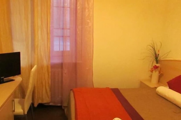 Room 8 of 23