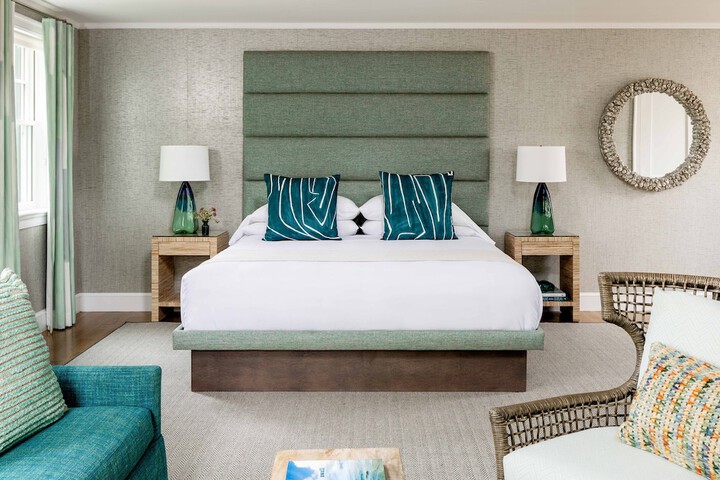 Room 11 of 28