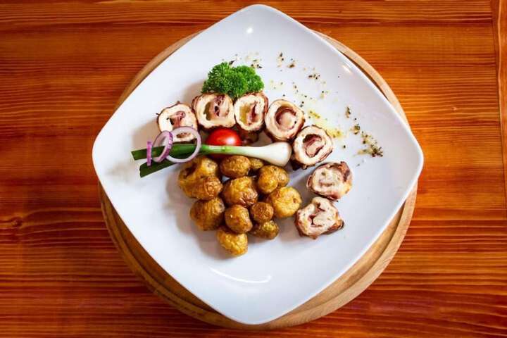 Dining 54 of 66