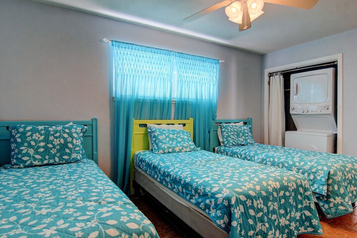 Room 6 of 40
