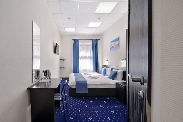 Room 10 of 40
