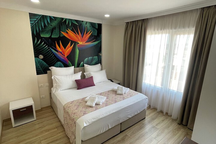 Room 30 of 191