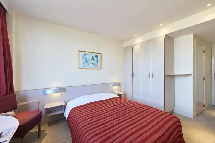 Room 7 of 22