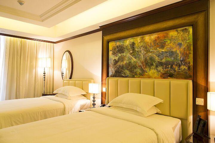 Room 16 of 64