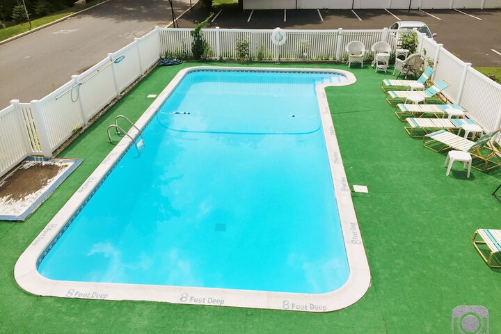 Pool 37 of 83