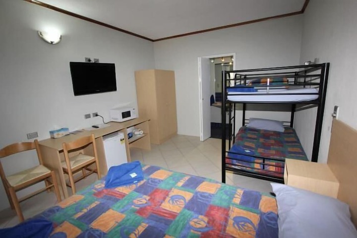 Room 4 of 14
