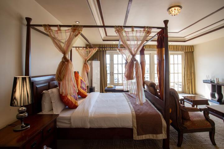 Room 8 of 25