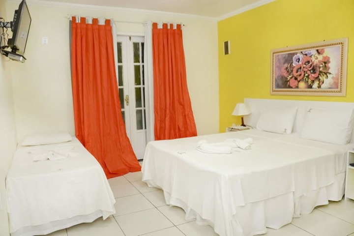 Room 6 of 25