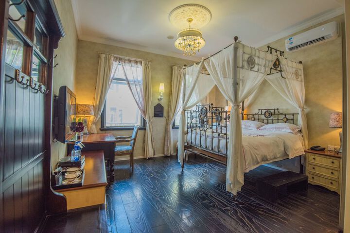 Room 19 of 29