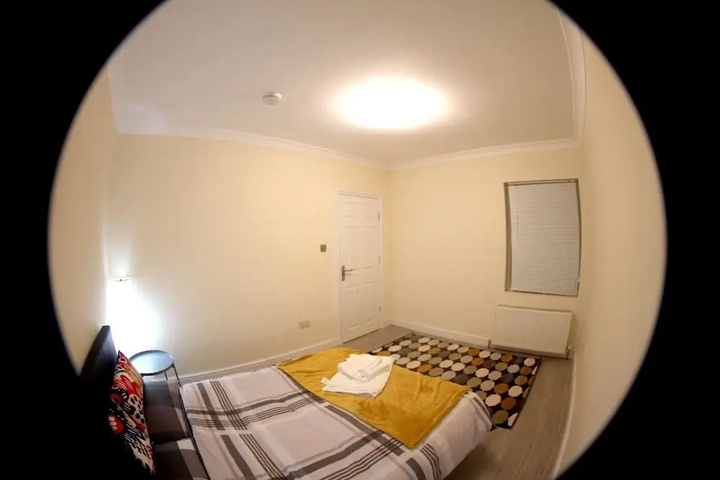 Room 10 of 13
